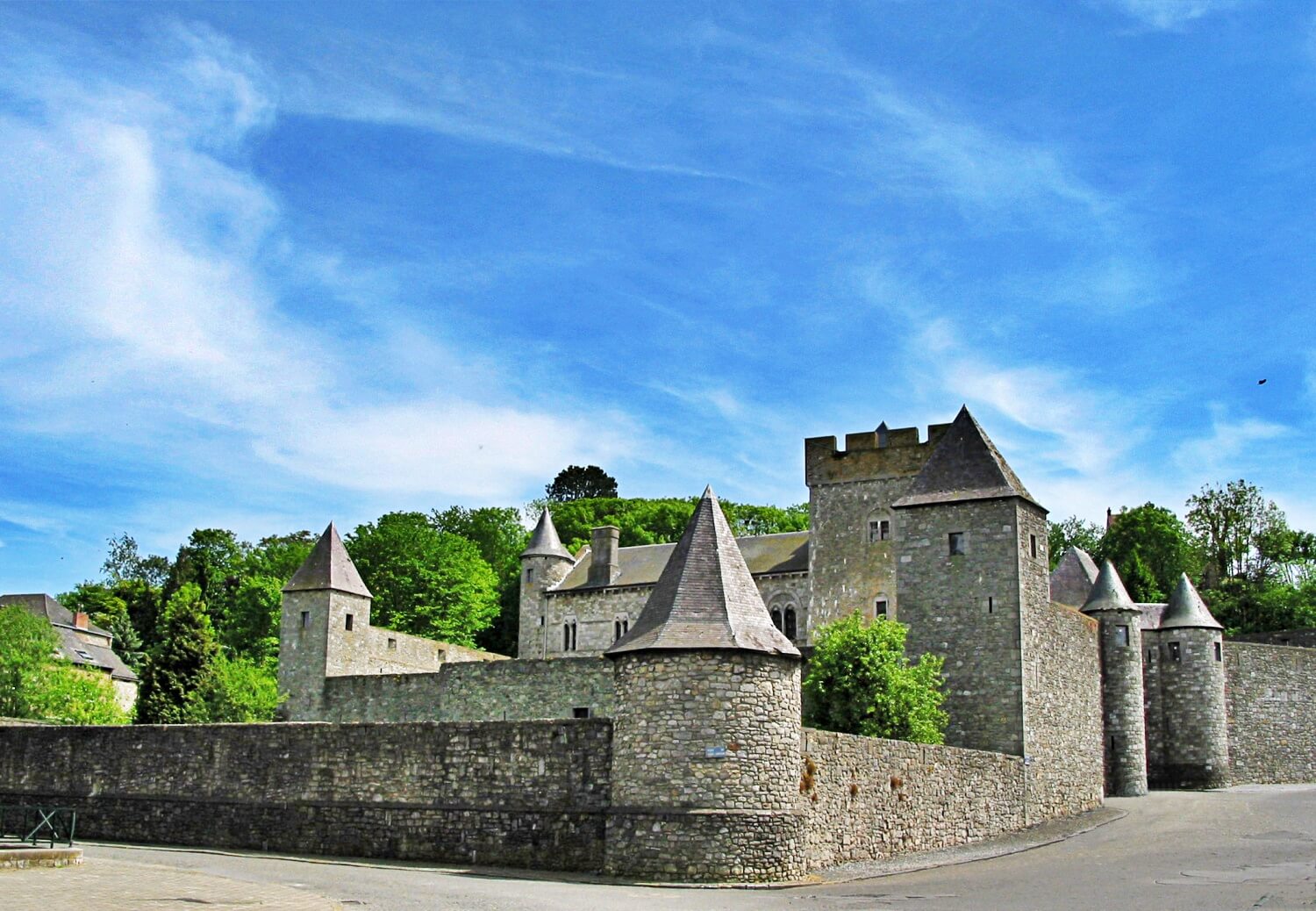 Thy-le-Château Castle