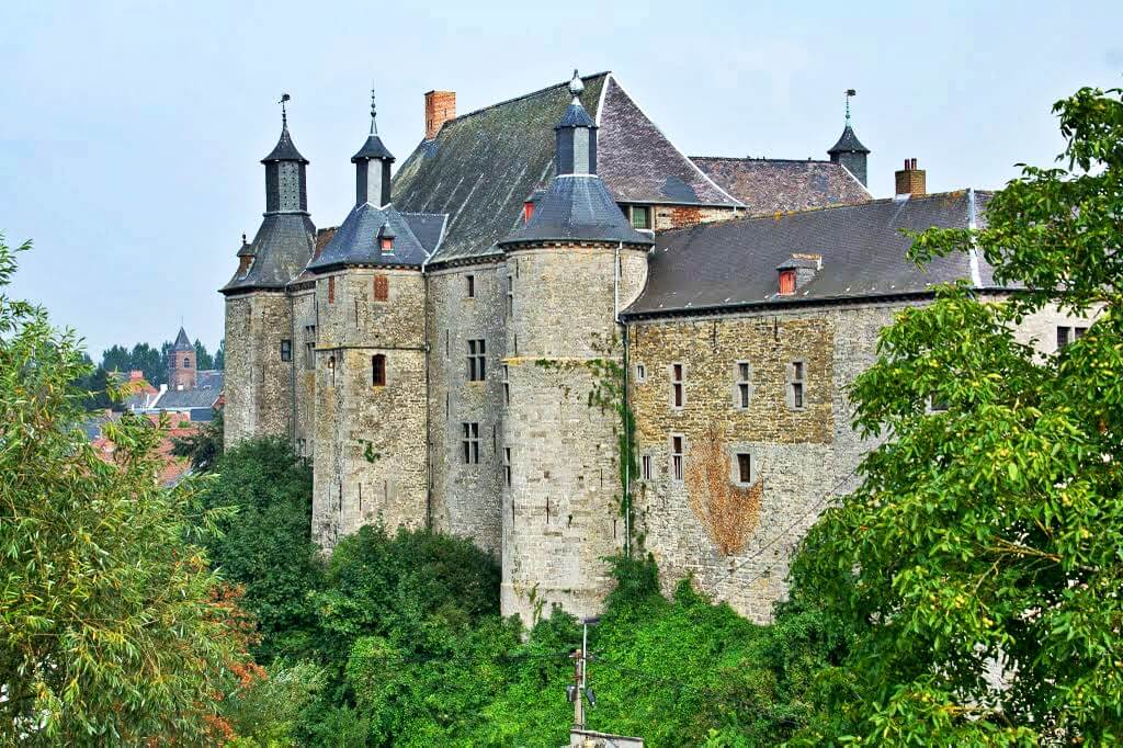 Écaussinnes-Lalaing Castle
