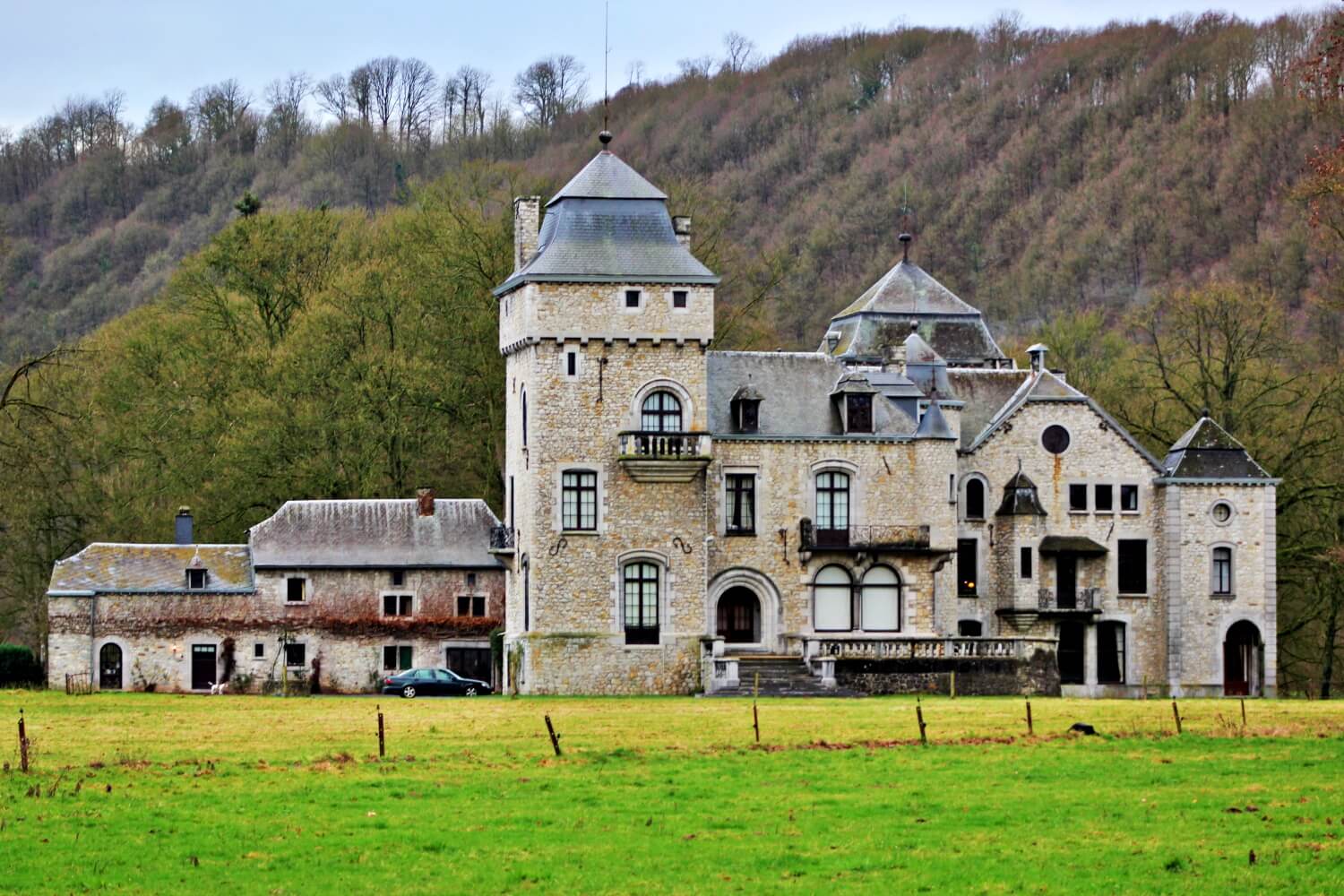 Lassus Castle
