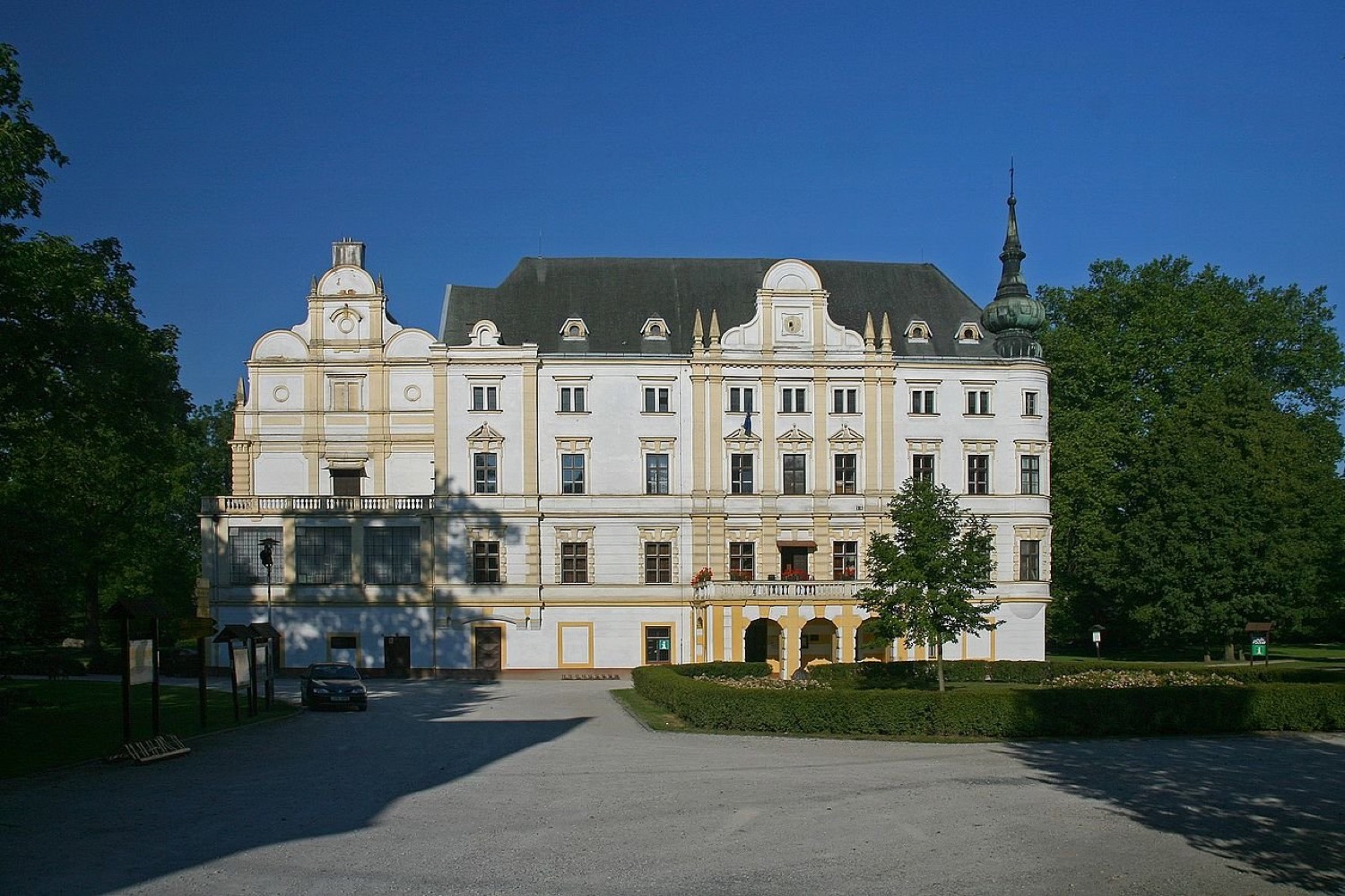 Bartošovice Chateau