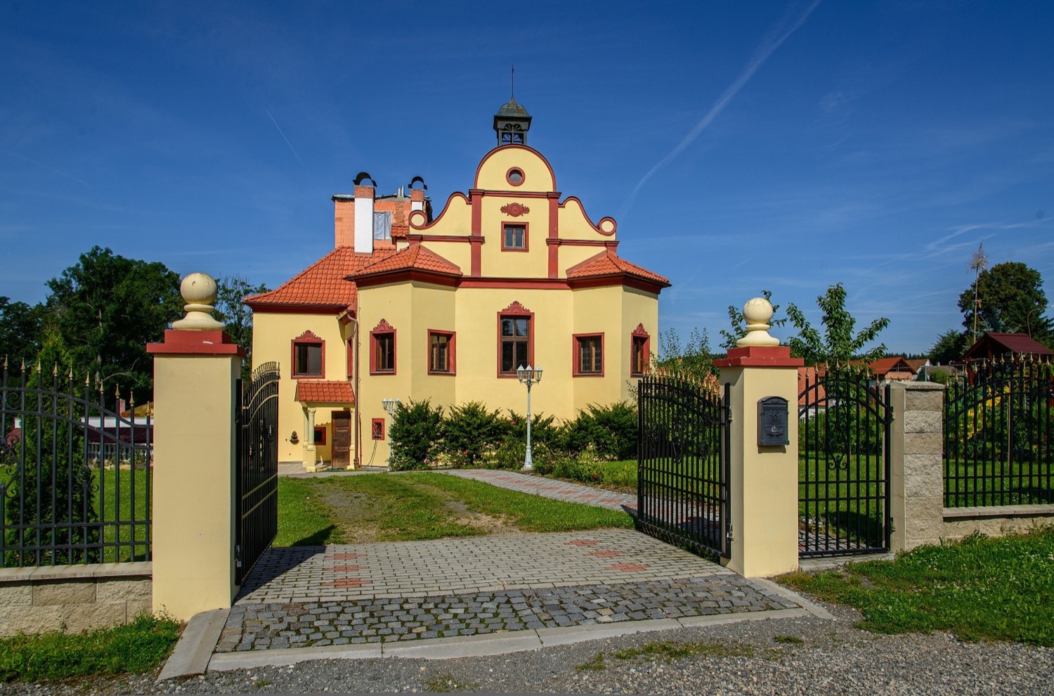 Tučapy (Brandlín Chateau)