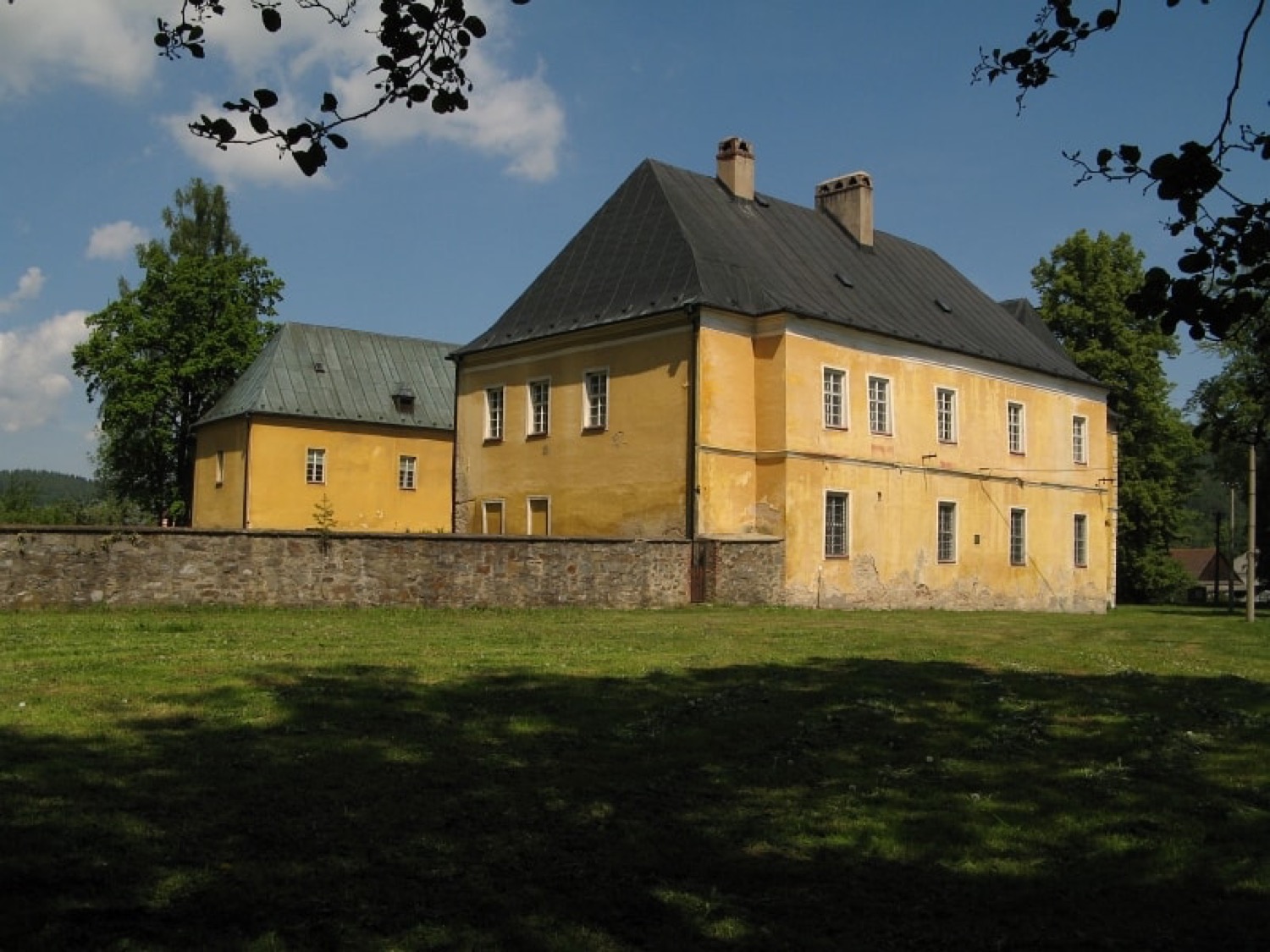 Brantice Chateau