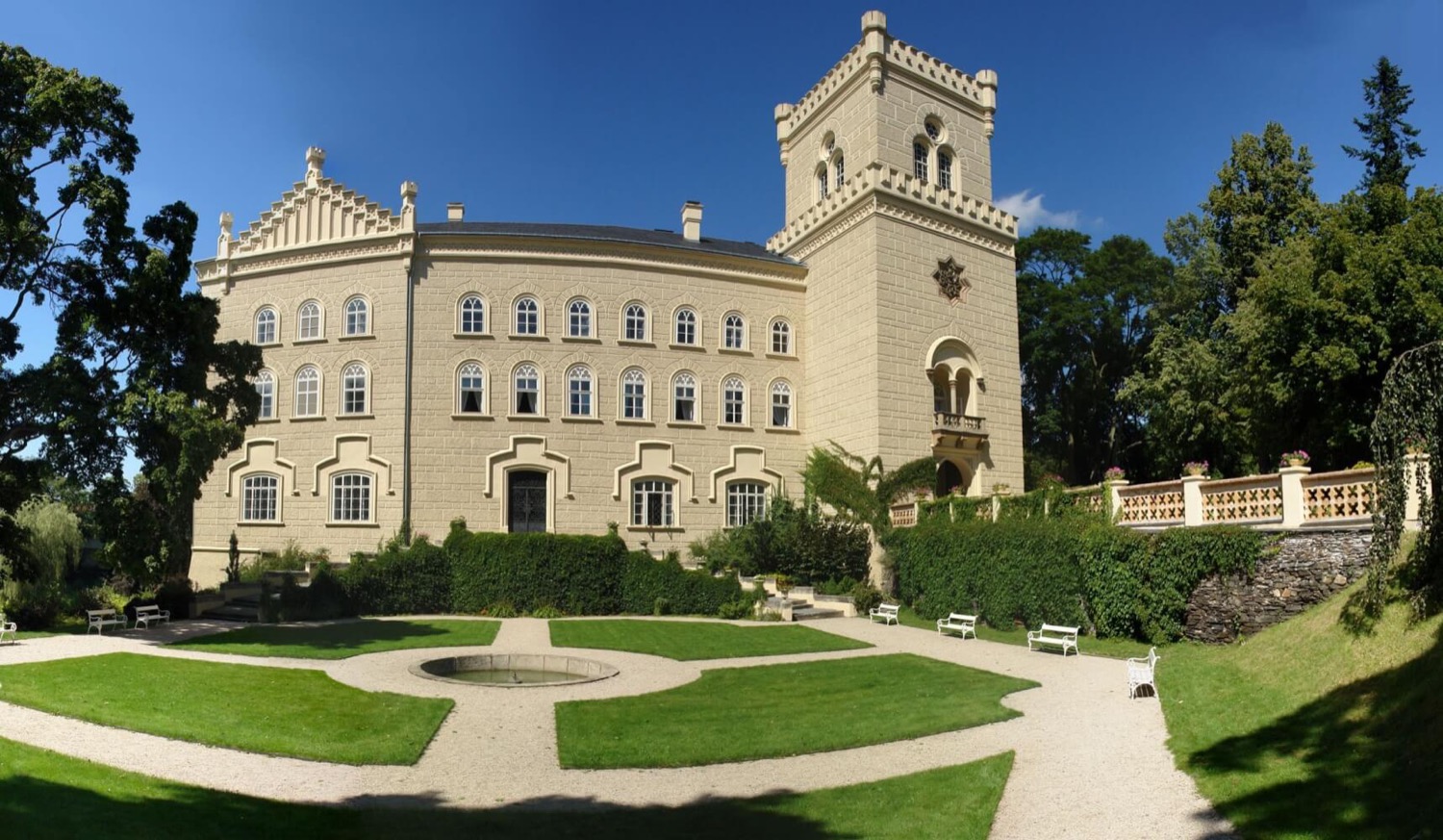 Chyše Chateau