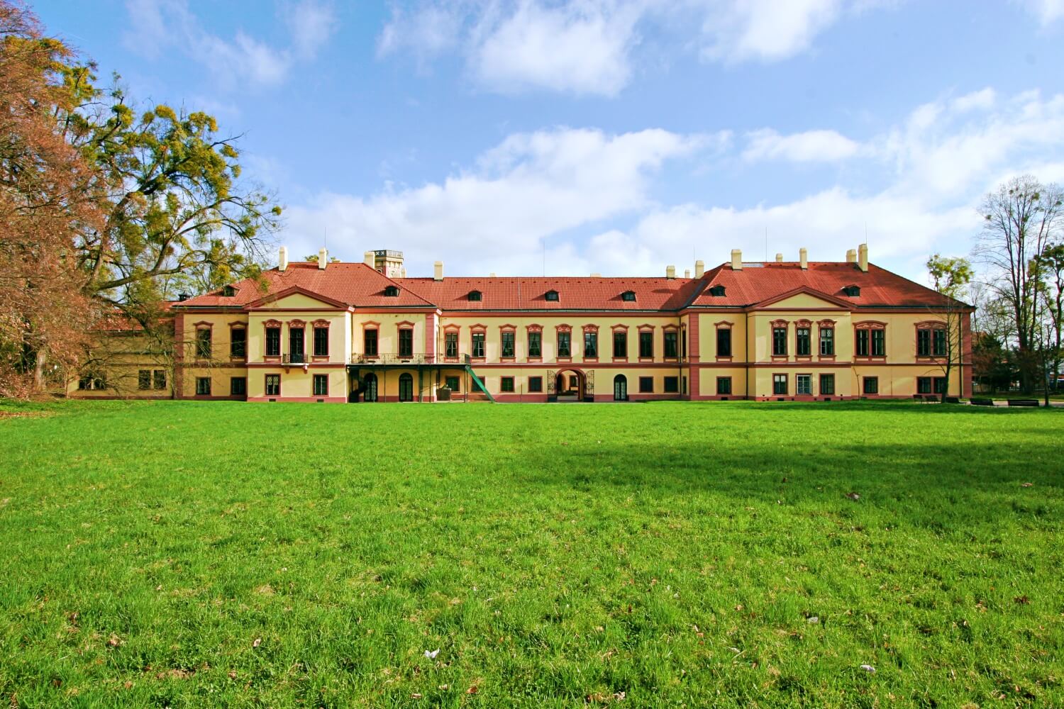 Heřmanův Městec Chateau