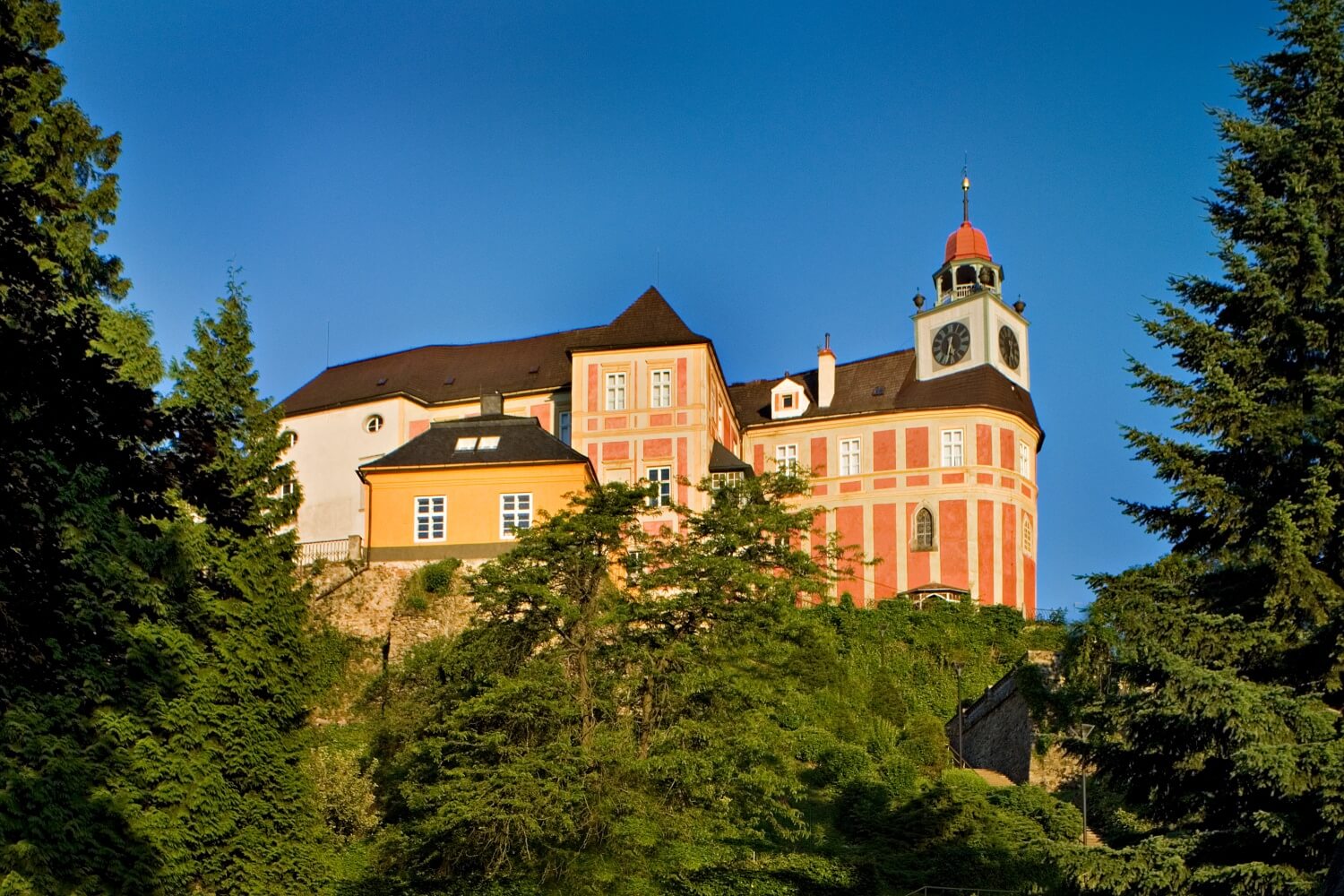 Jánský vrch Castle