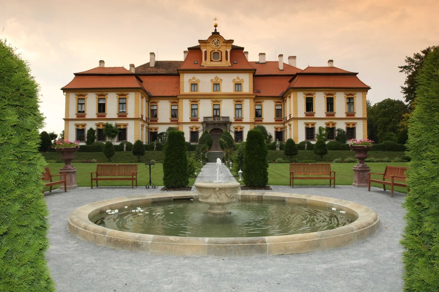 Jemniště Chateau