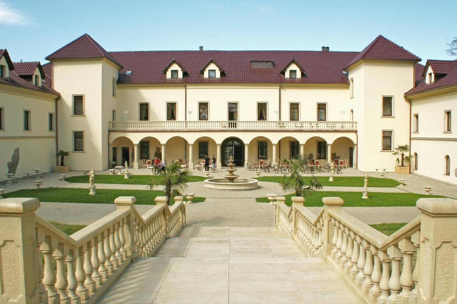 Kamenný Dvůr Chateau