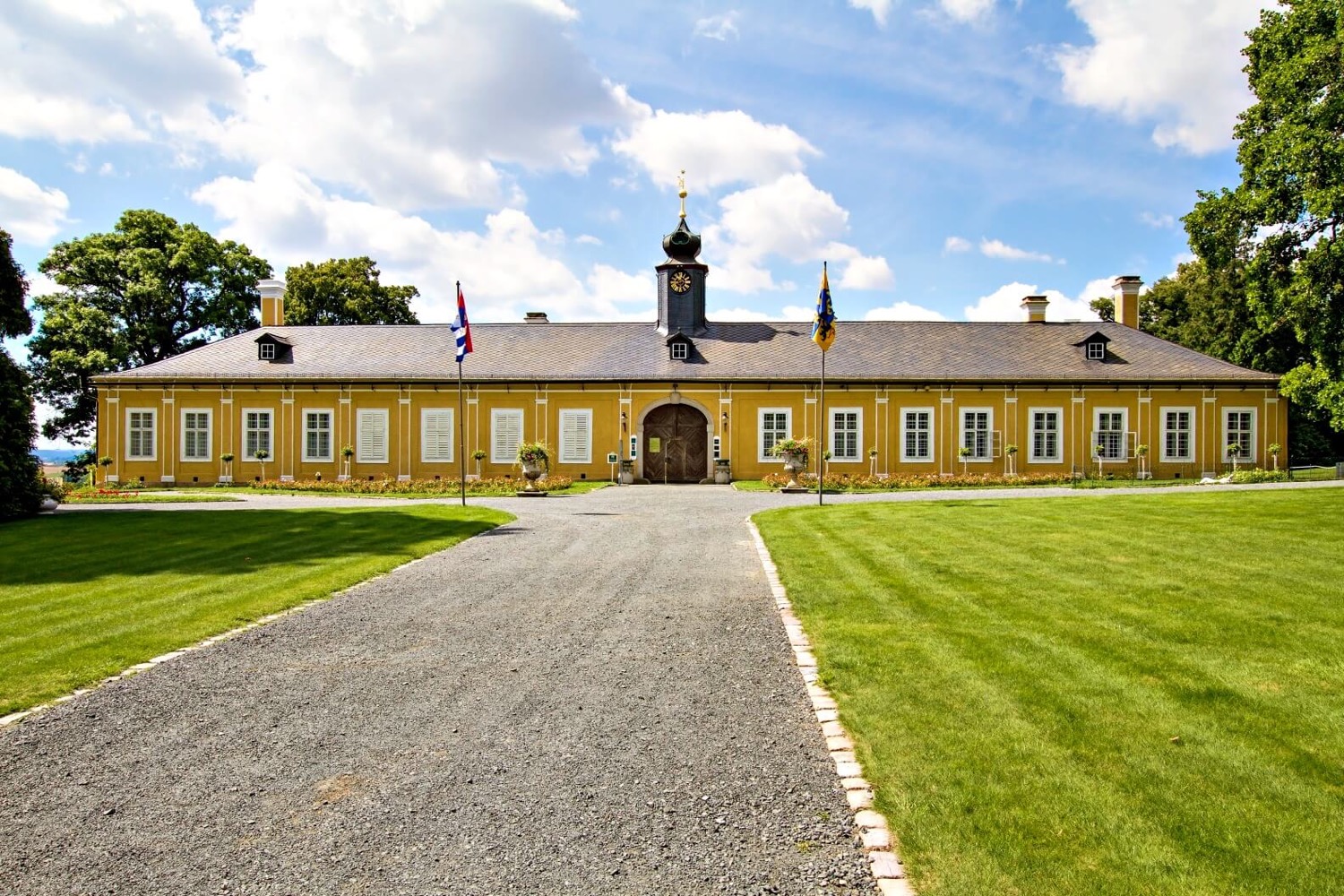 Komošín Castle