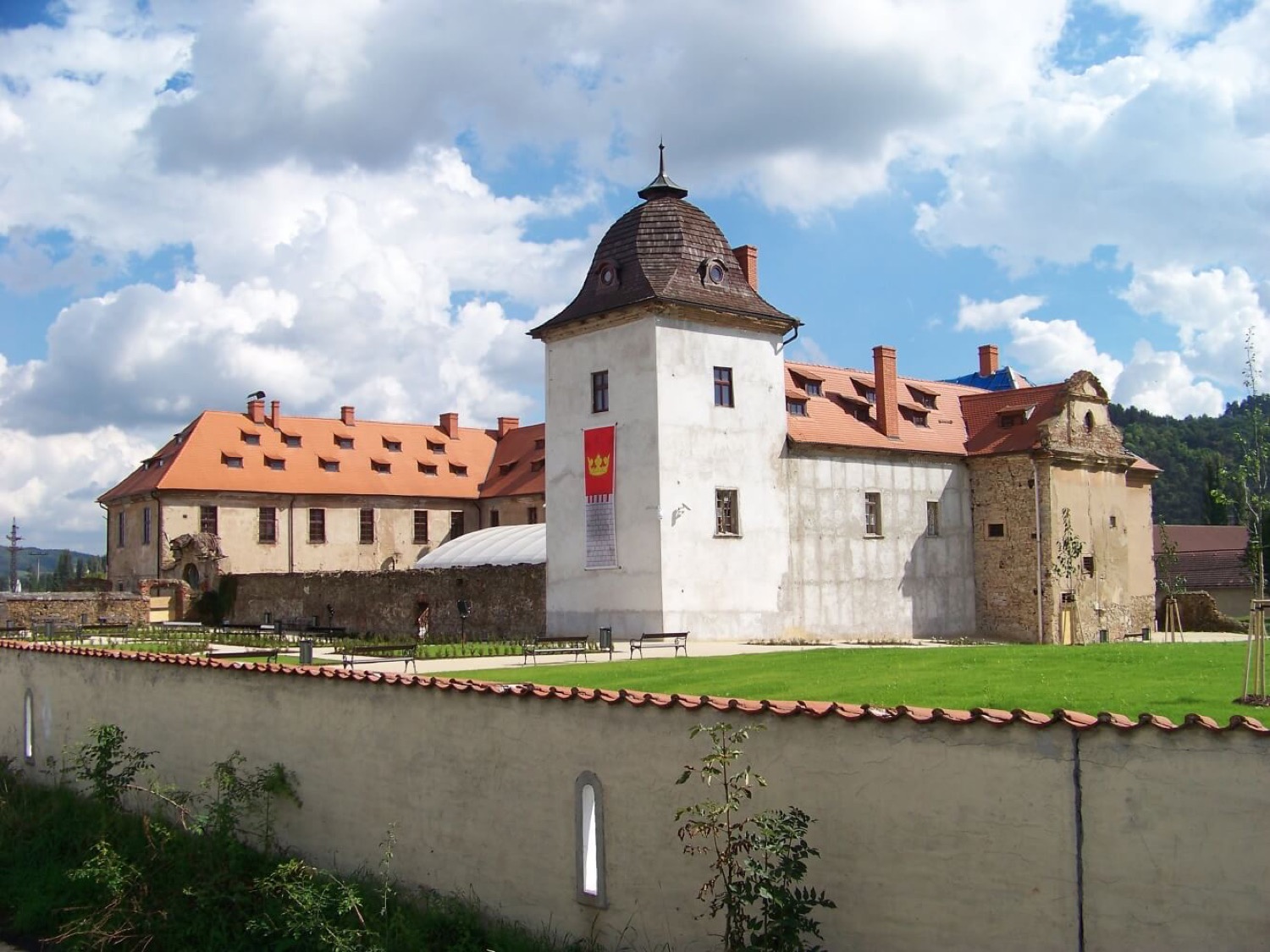 Králův Dvůr Chateau