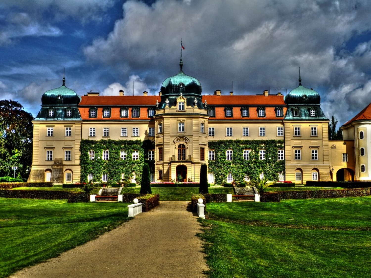 Lány Chateau