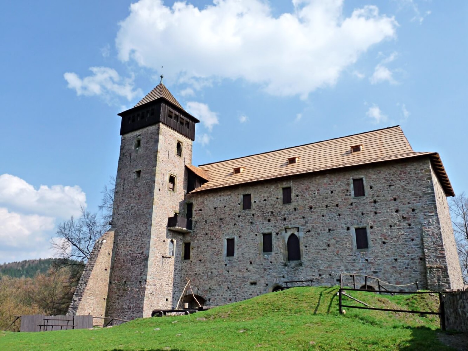 Litice Castle