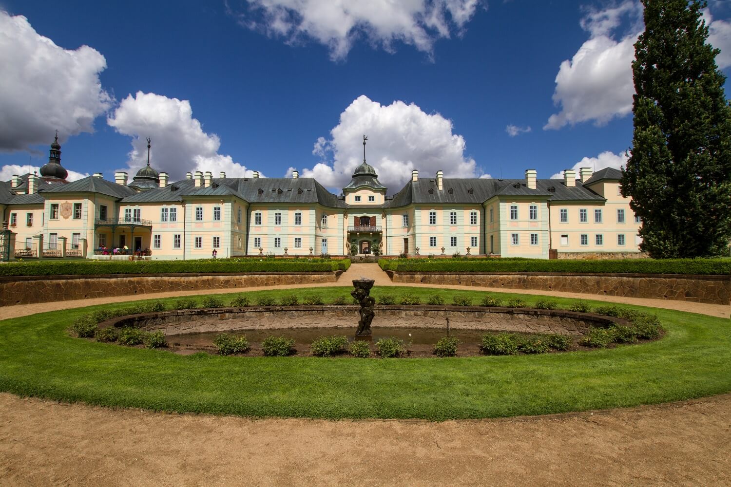 Manětín Chateau