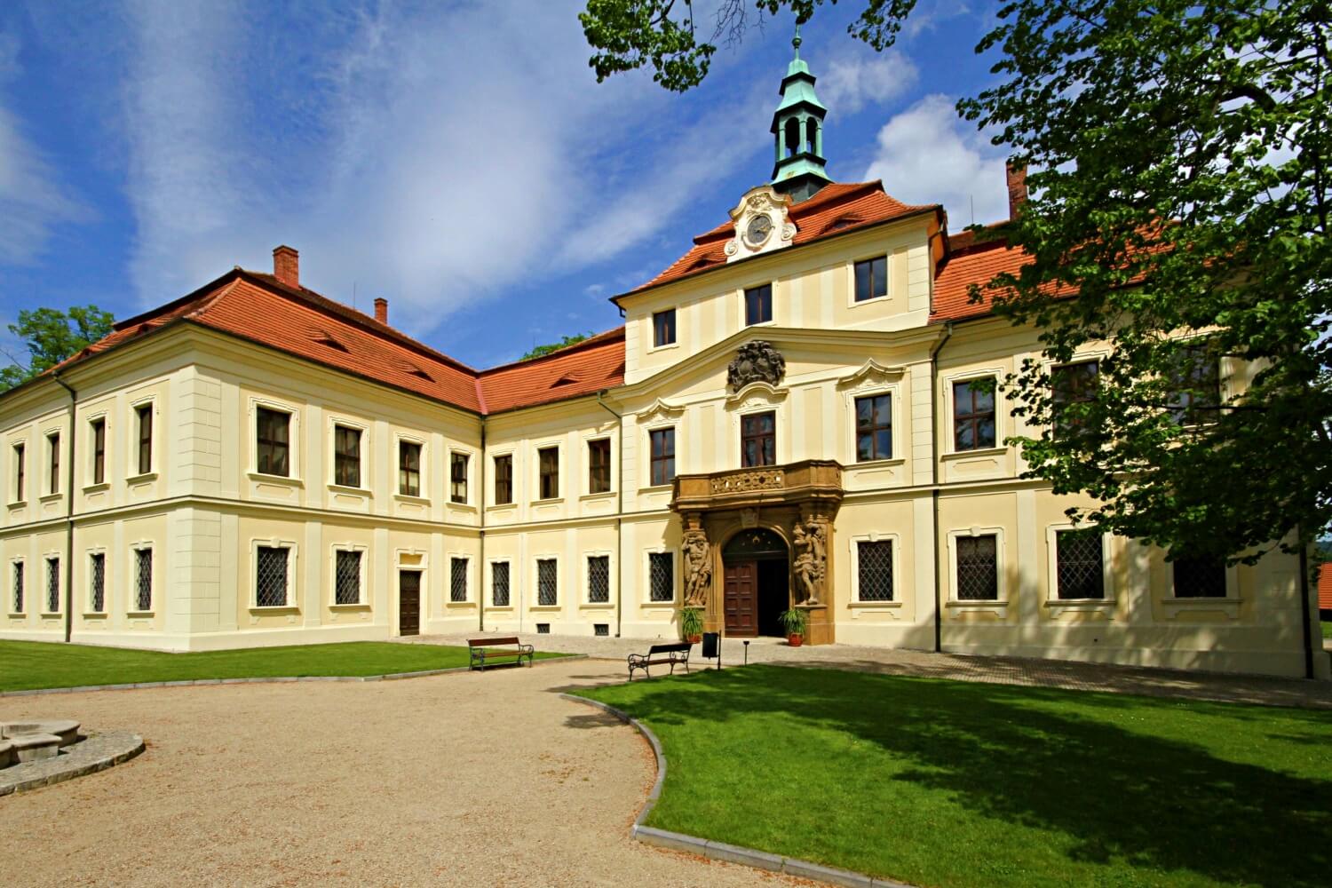 Mirošov Chateau