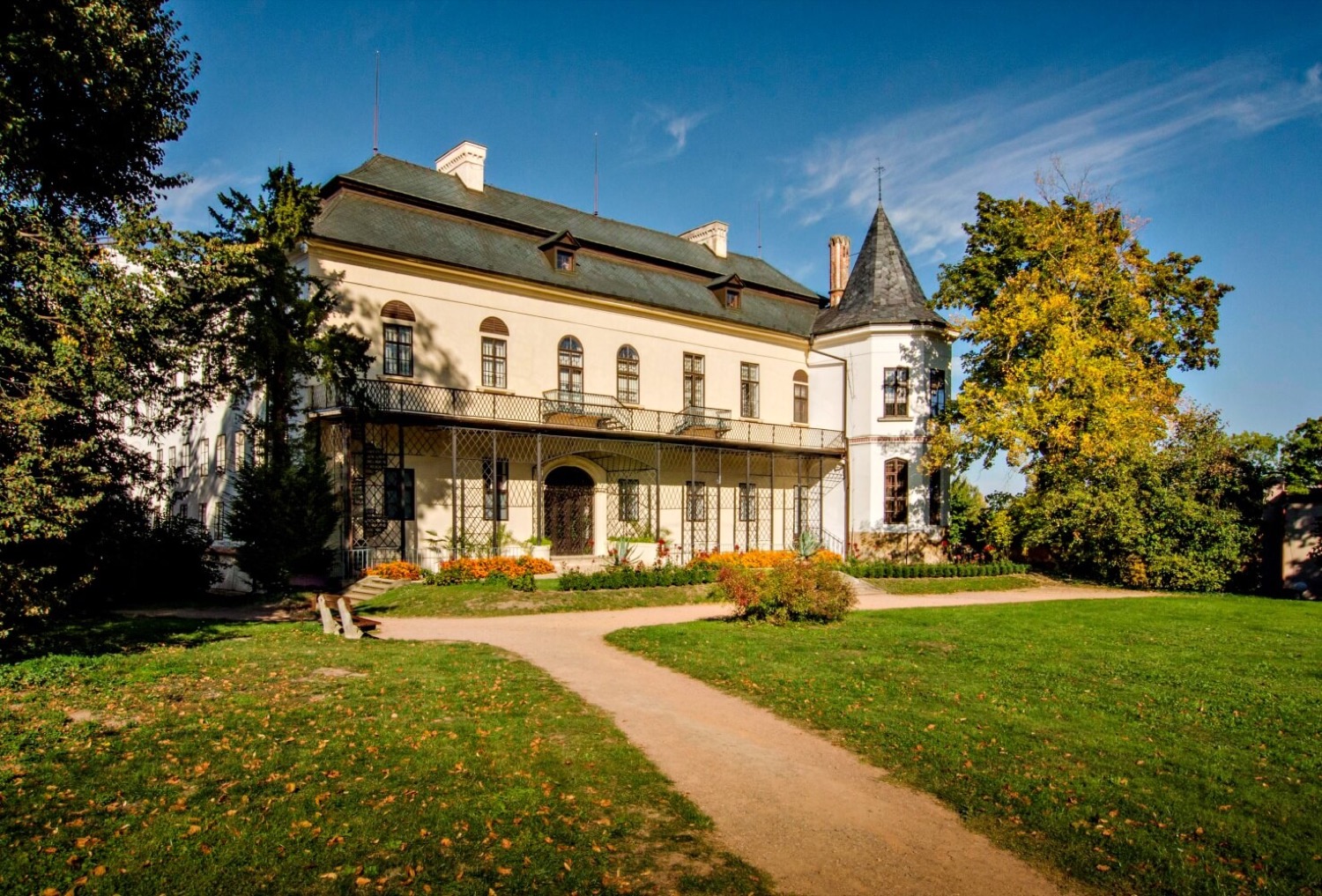 Slatiňany Chateau