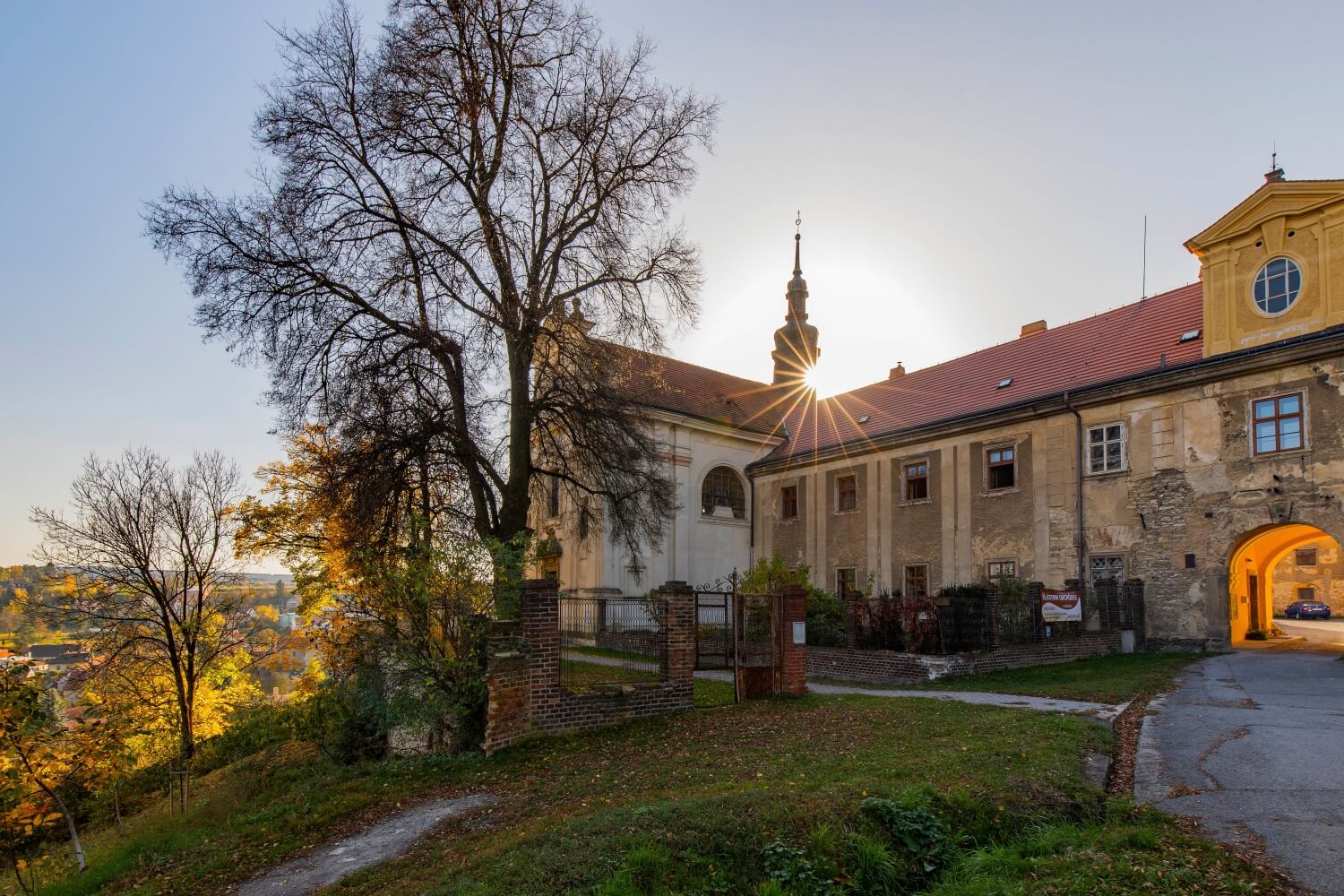 Tuchoměřice Chateau