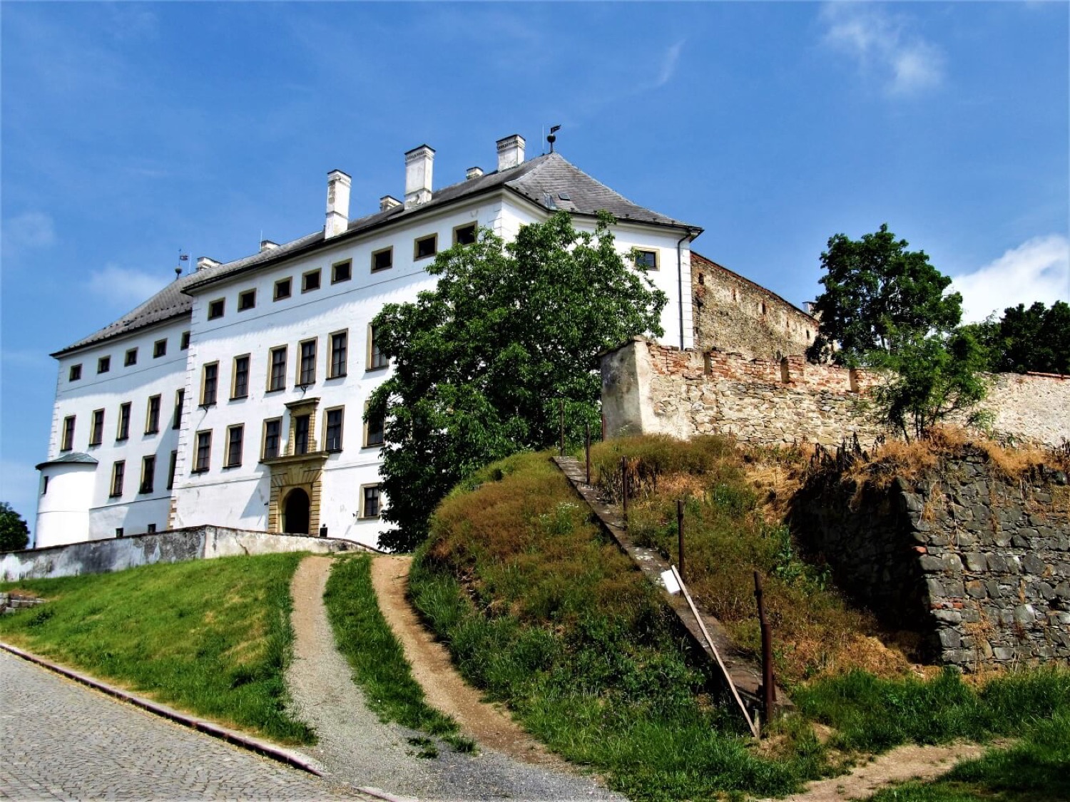 Úsov Chateau