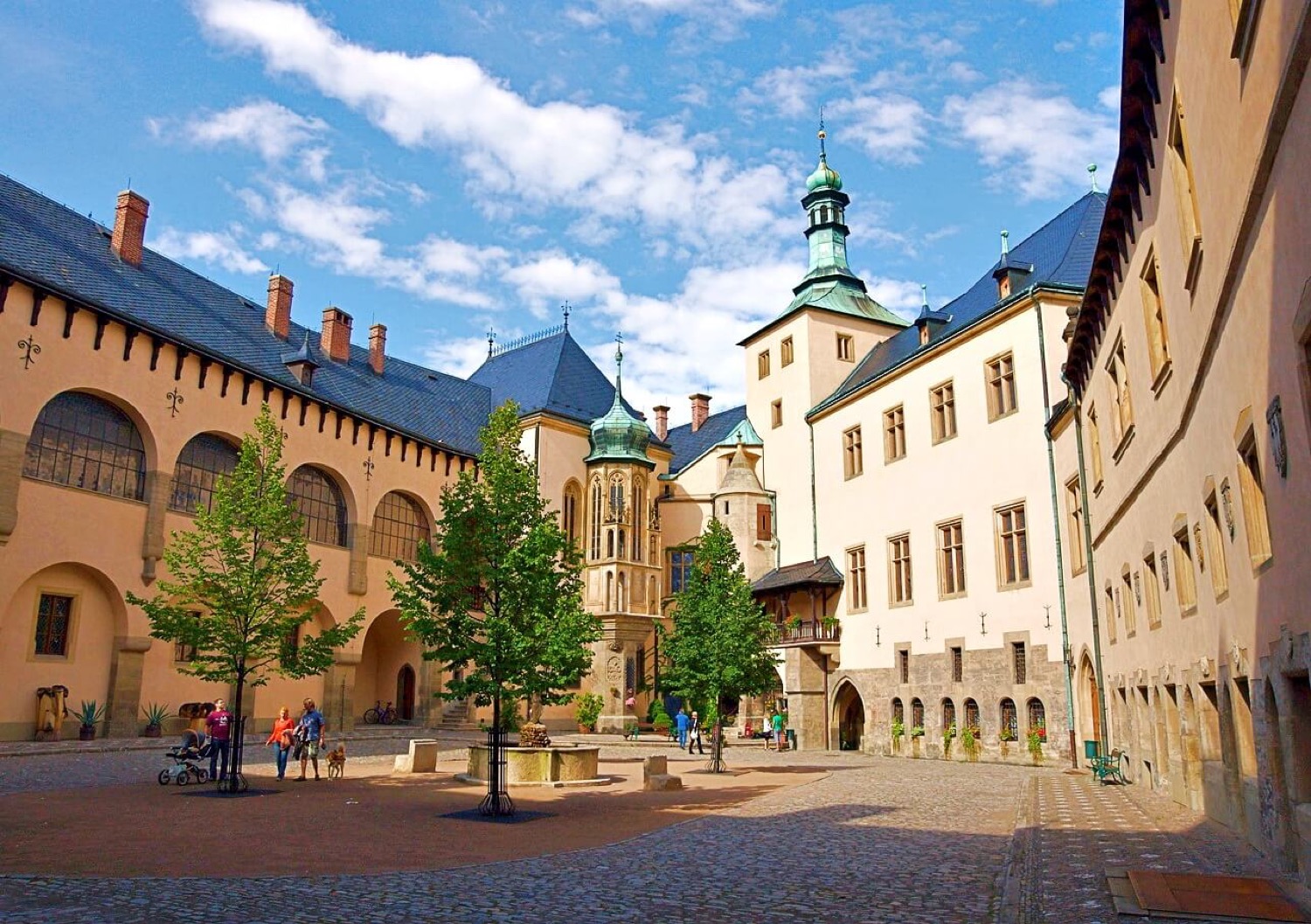 Vlašský dvůr Castle