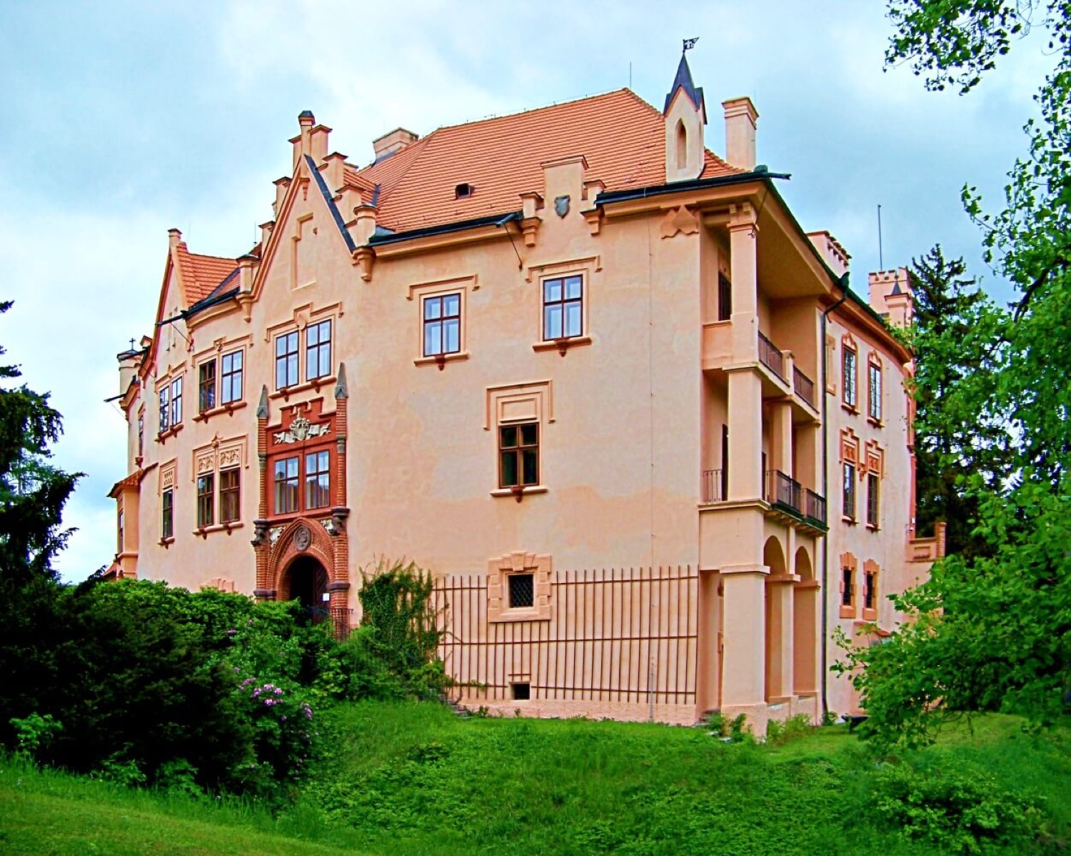 Vrchotovy Janovice Chateau