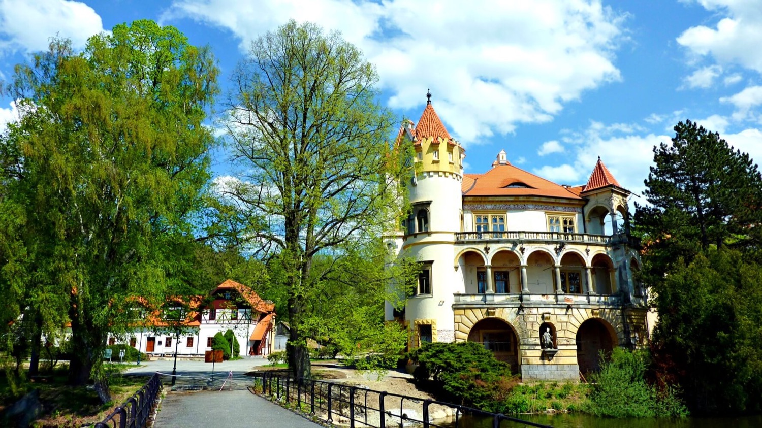 Žinkovy Chateau