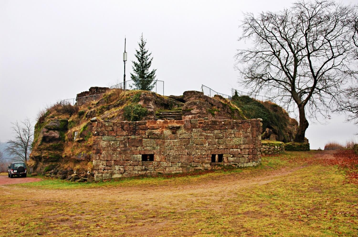 Lemberg Castle