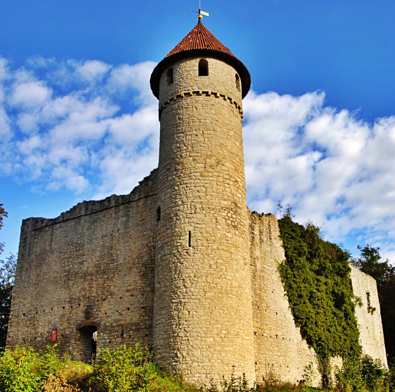 Haineck castle ruins 