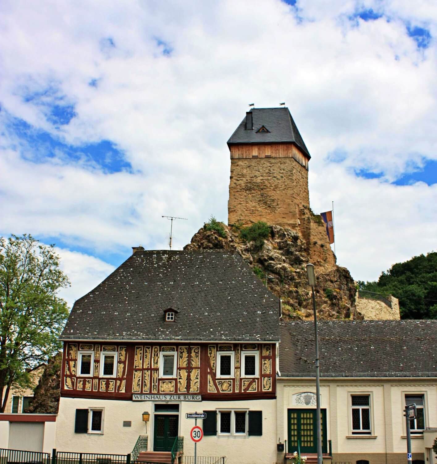 Frauenstein Castle (Wiesbaden)