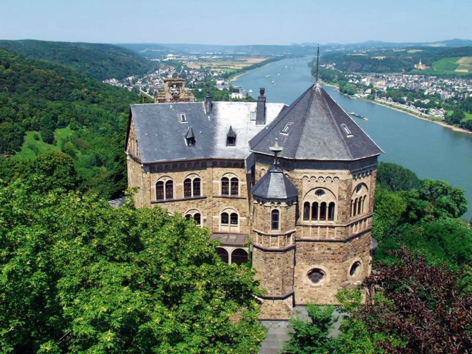 Rheinek Castle