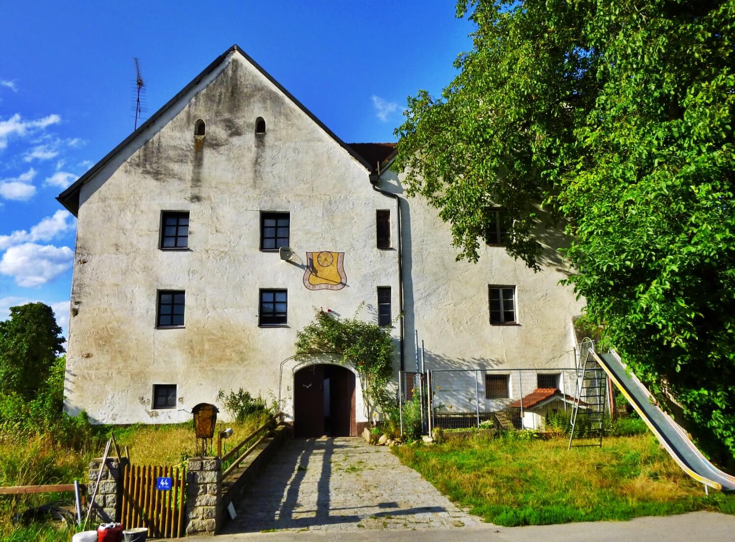 Schloss Aicha vorm Wald