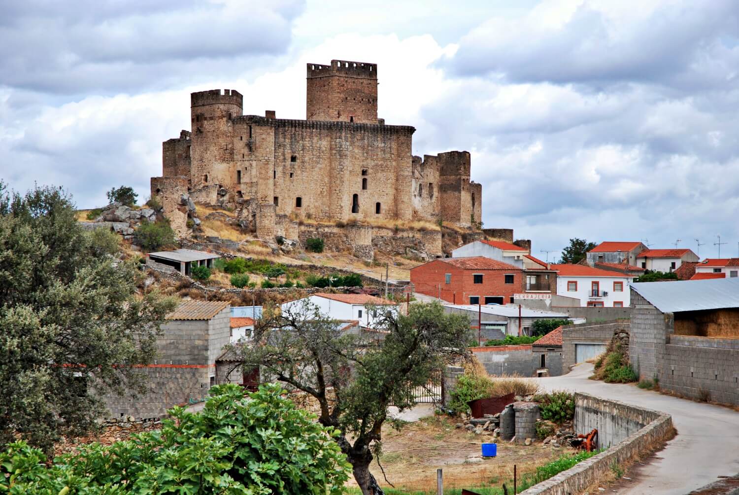 Castle of Belvís de Monroy