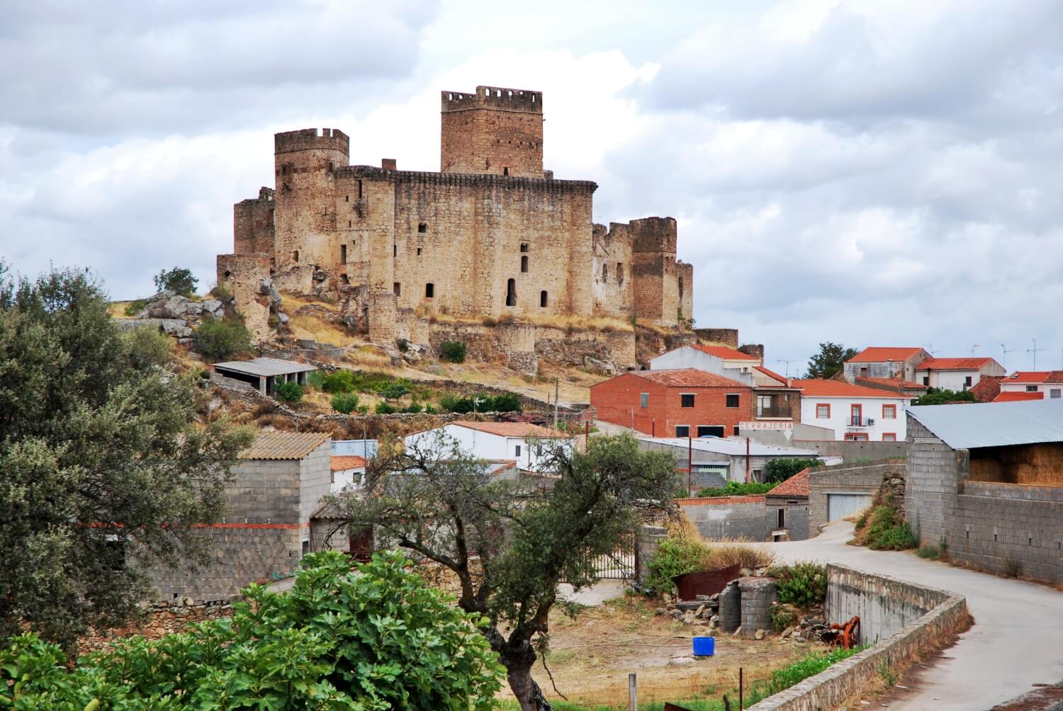 Castle of Belvís de Monroy