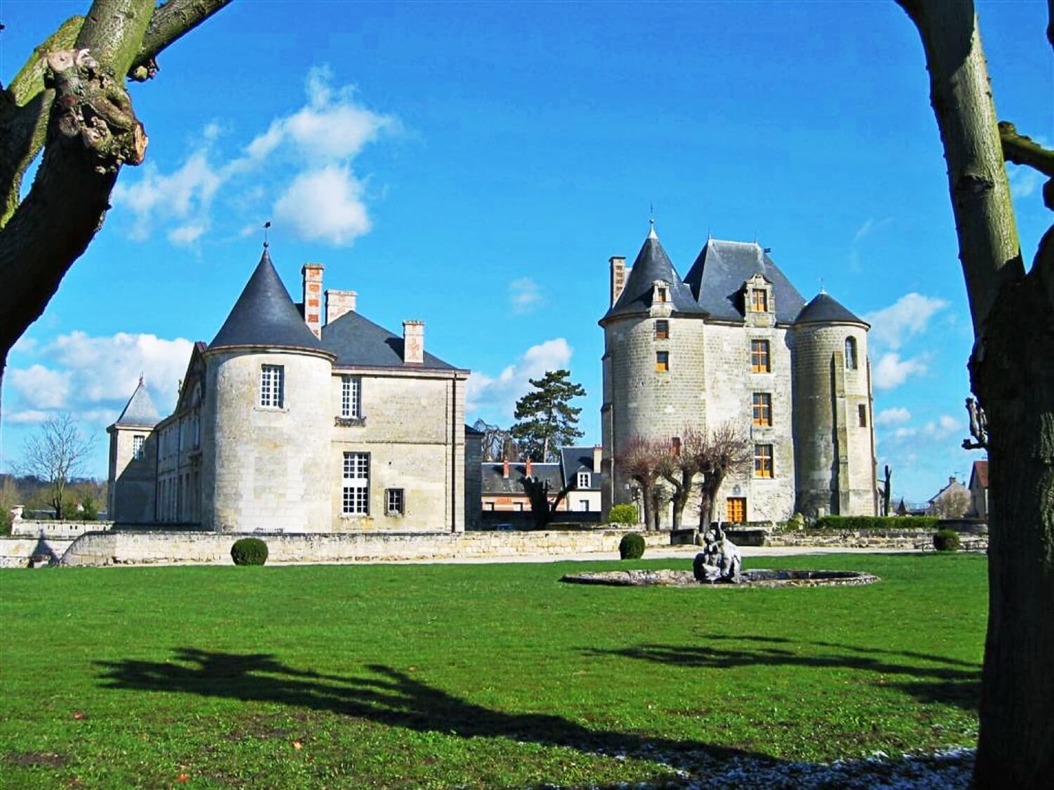 Château et Donjon de Vic-sur-Aisne