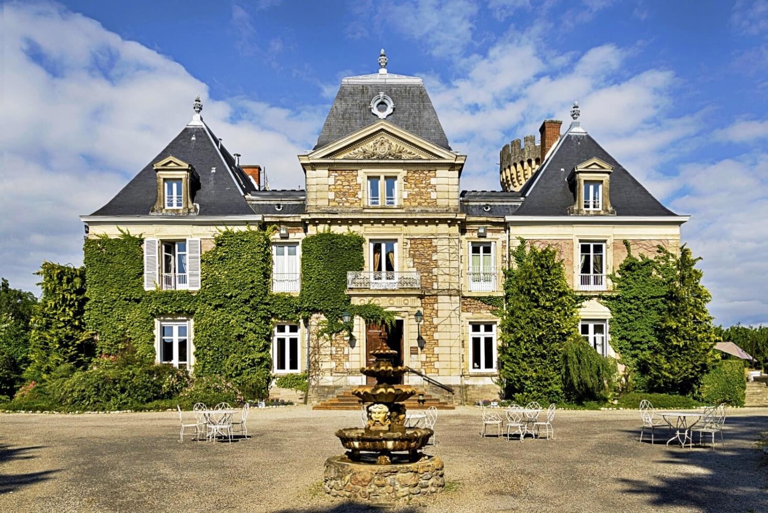 Château de Faverges-de-la-Tour