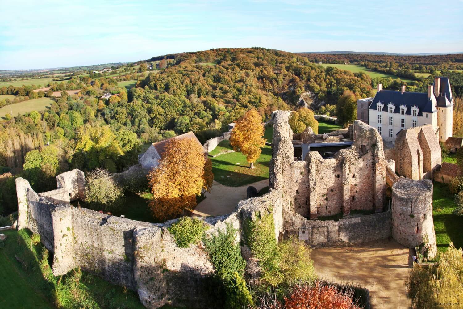 Château de Sainte-Suzanne