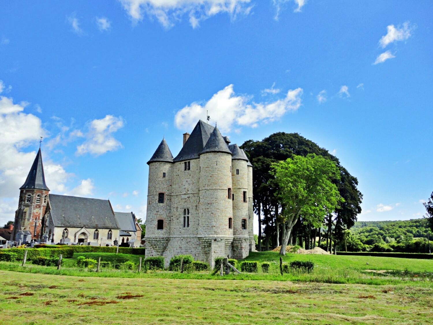 Donjon de Bours