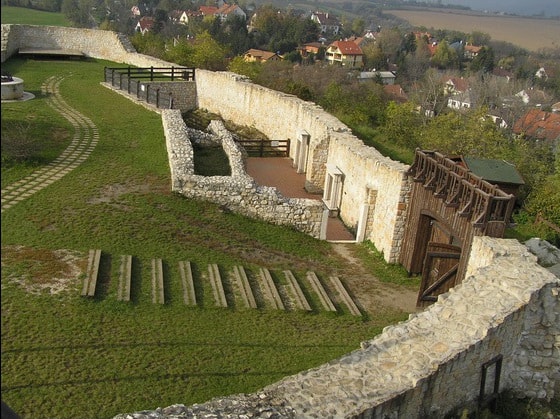 Szarka castle