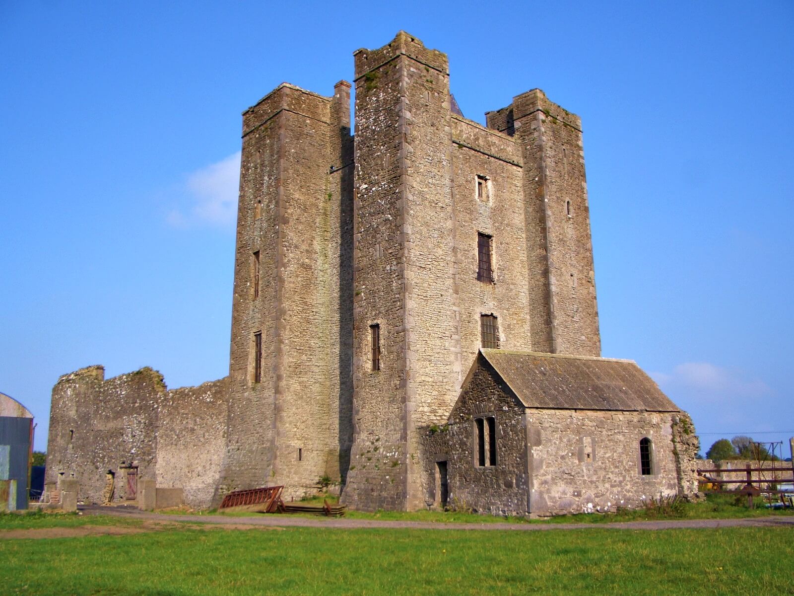 Dunsoghly Castle