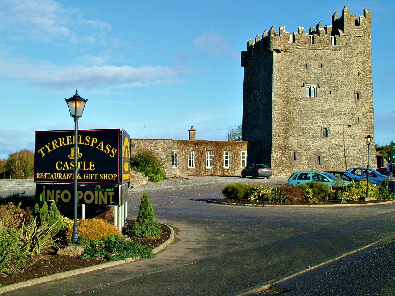 Tyrrellspass Castle