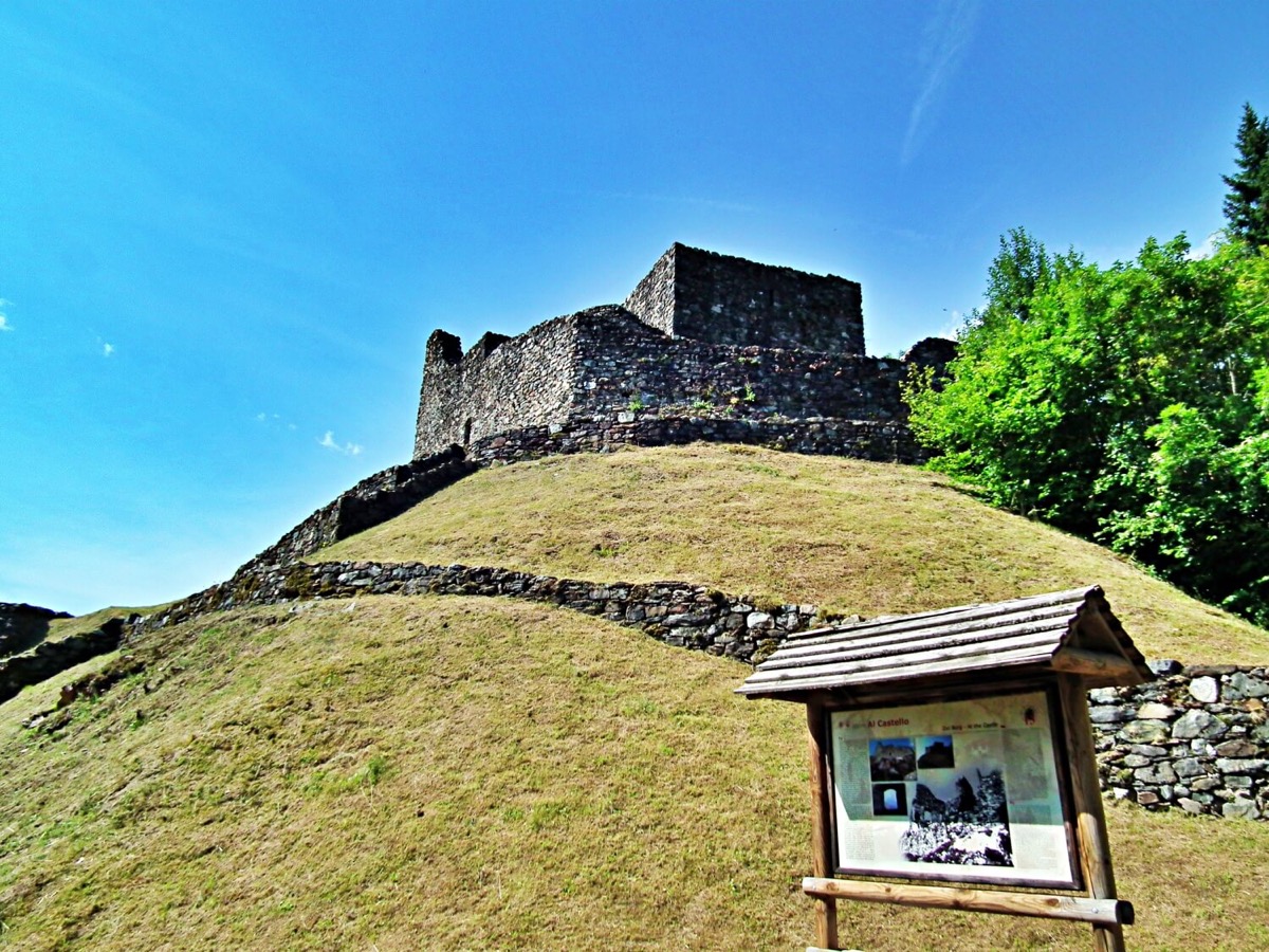 Castello di Altaguardia castle