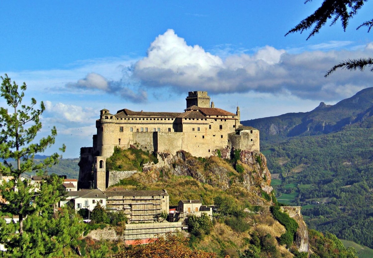 Castle of Bardi 