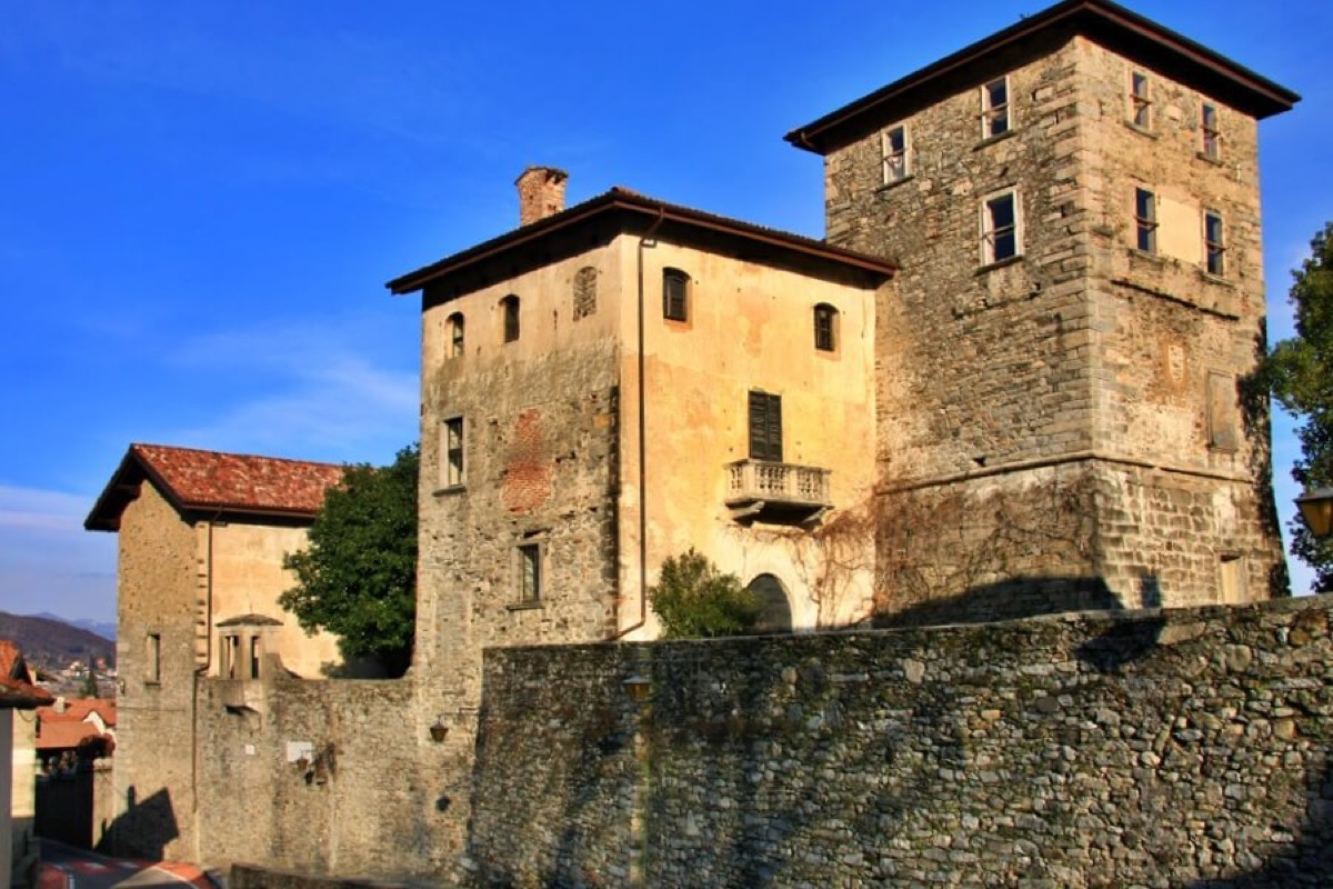 Visconti Castle (Massino)