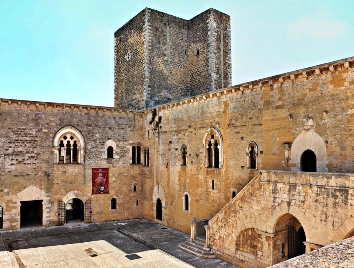 Castello normanno-svevo (Gioia del Colle) 