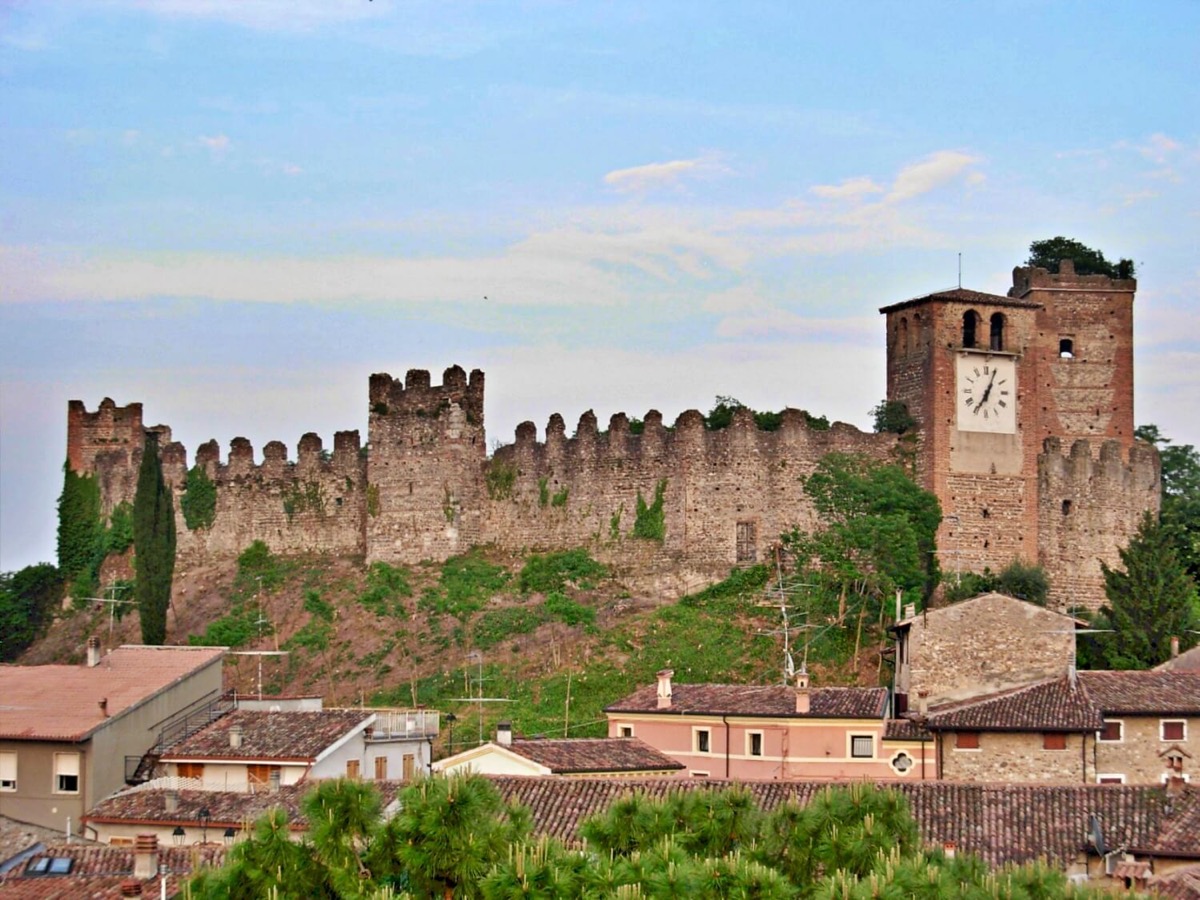 Castello di Ponti sul Mincio