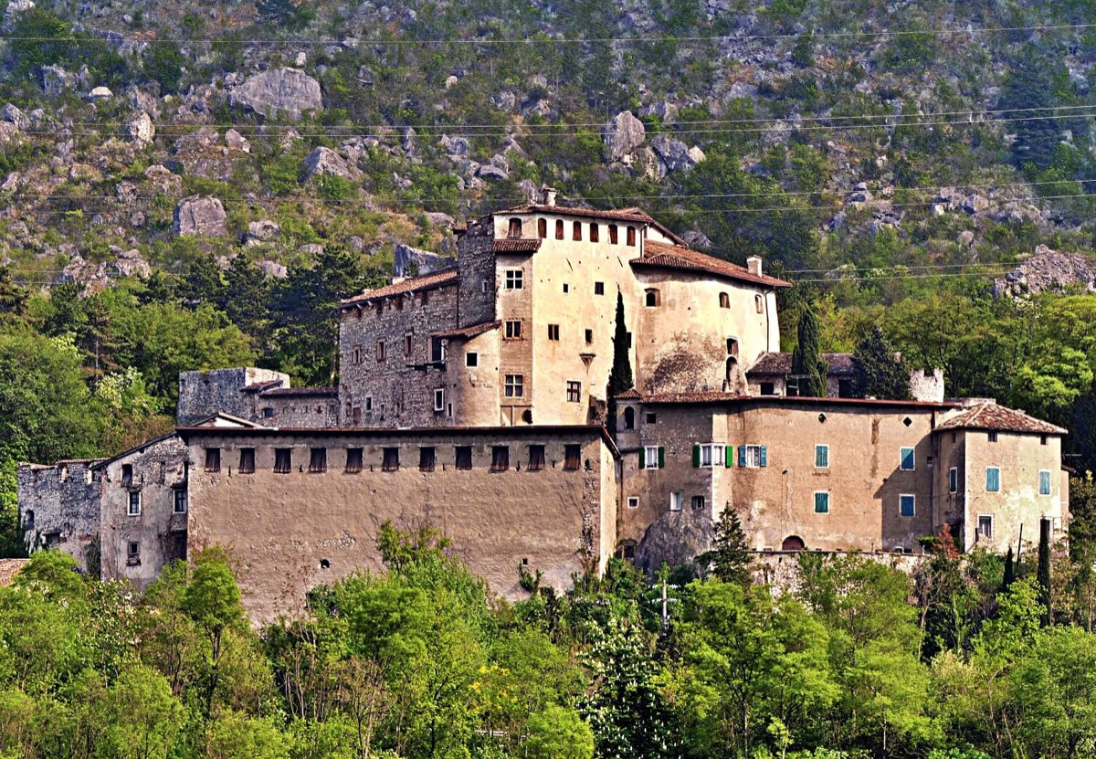 Castel Pietra