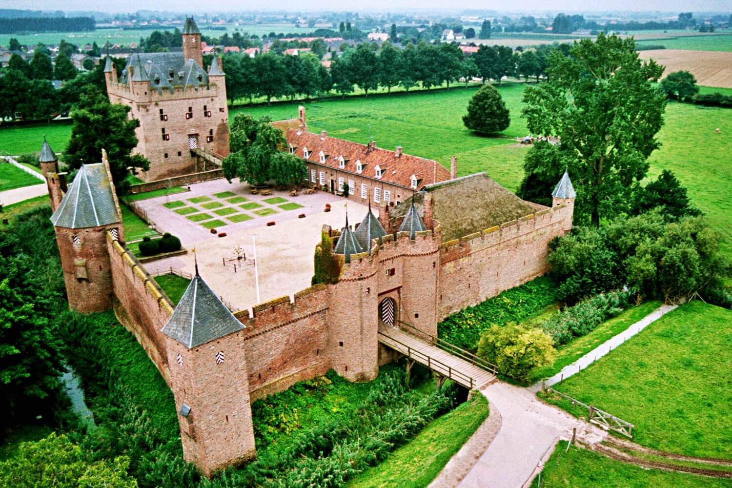 Doornenburg Castle
