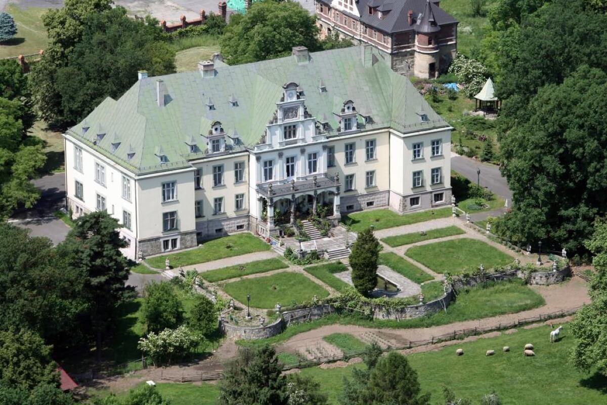 Palace in Frączkow