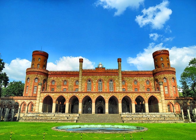 Kamieniec Zabkowicki Palace