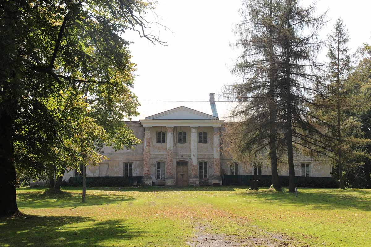 Palace in Osmolice
