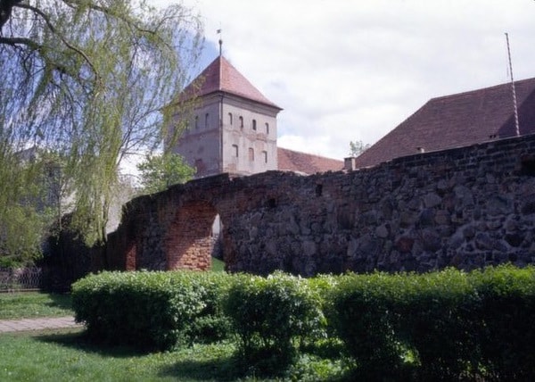 Castle in Sulekhow