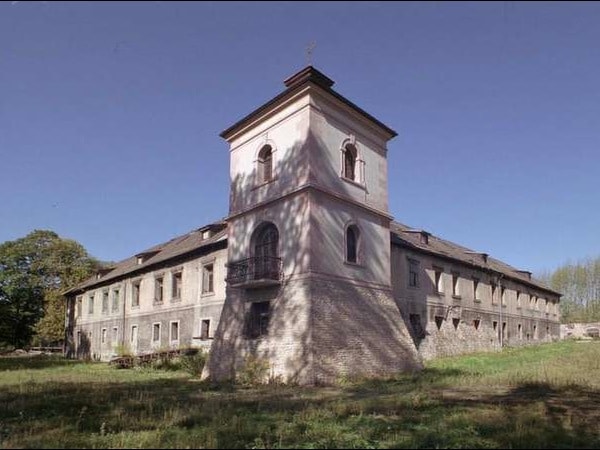 Castle in Tarnowice Old