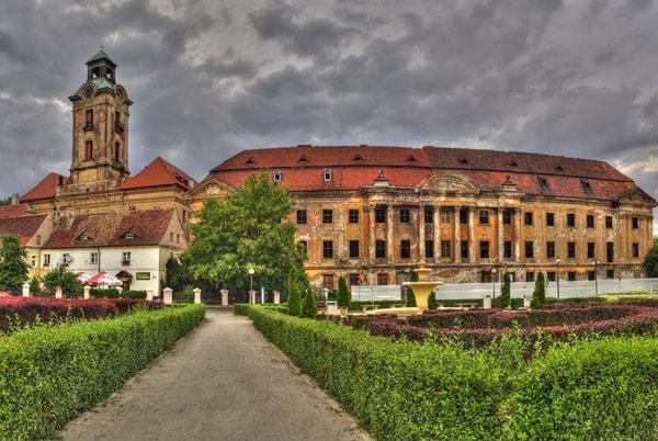 Castle in Zary